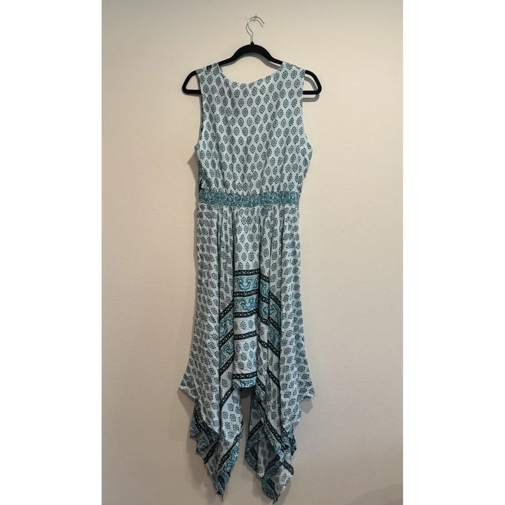 Elegant Teal and White Midi Dress - Picture 14 of 16